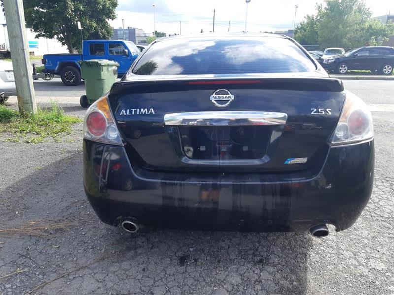 Nissan
Altima
2012